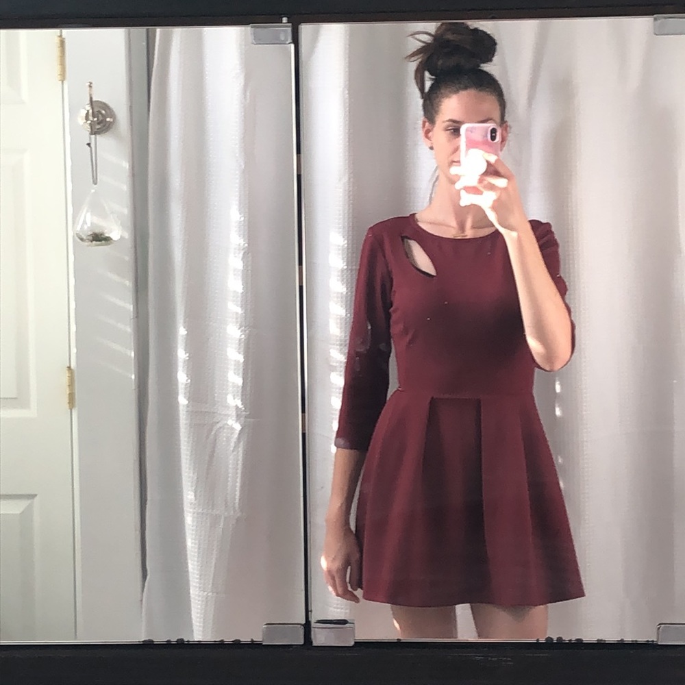 Plum A-line Cutout 3/4 Sleeve Dress•Favori